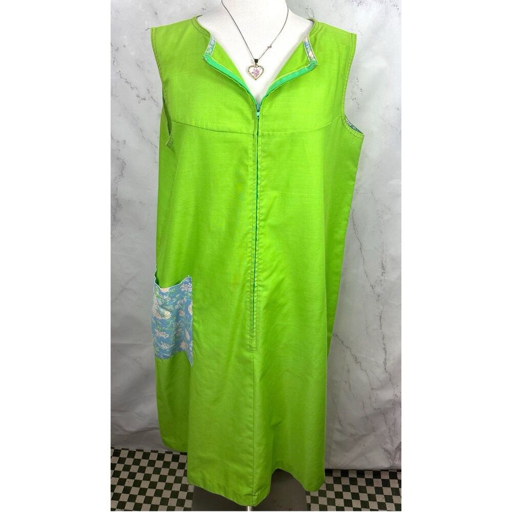 Vintage 60s 70s House Dress Shift Green Patch Flower Pocket XL MOD Psychedelic
